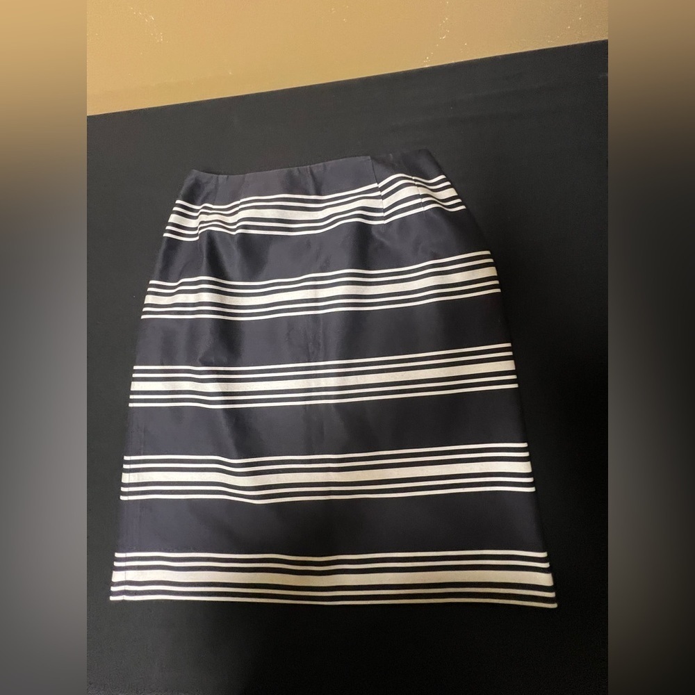 TALBOT’S PETITE SIZE 2 DARK NAVY BLUE/WHITE HORIZONTAL STRIPE A-LINE SKIRT
